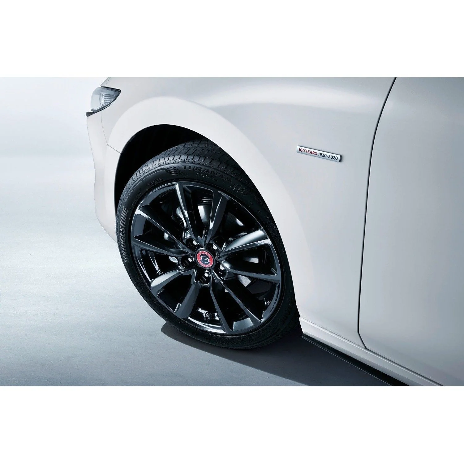 Center Cap, 100th Anniversary Edition in Gloss Black & Red | Mazda - Image 16